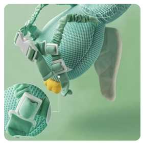 Close-up of the quick-release adjustable buckle on the PumPom Kids cushion straps